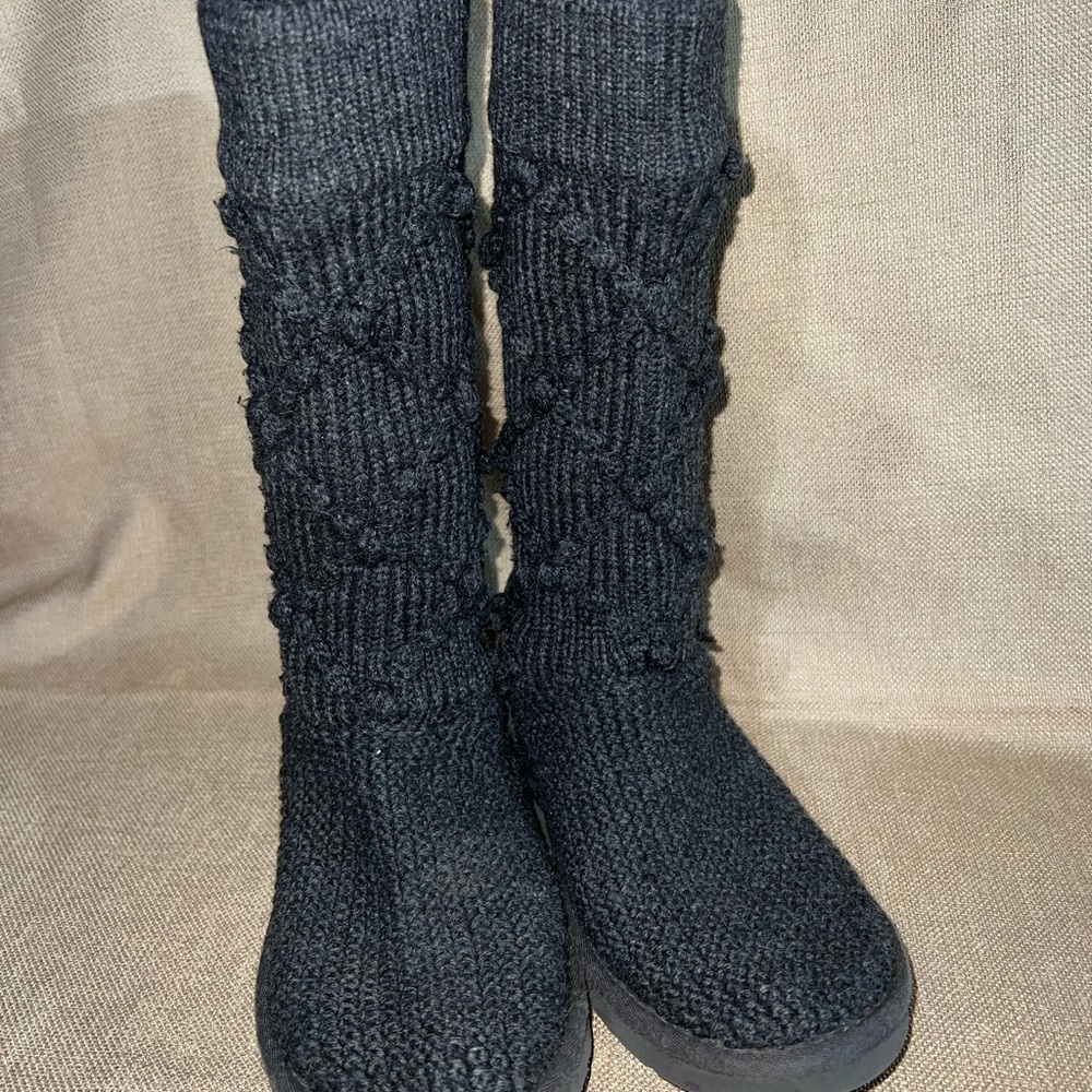 UGG Australia Womens 5879 Classic Argyle Knit Sweater Tall Gray Boots Socks Sz 6